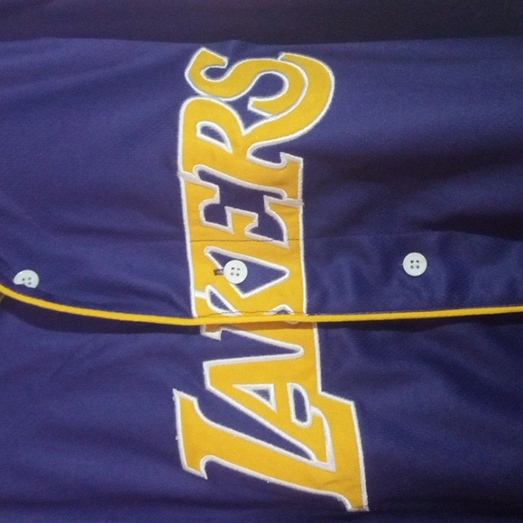 Lakers button up short sleeve t-shirt color is purple sizes large - Picture 2 of 7
